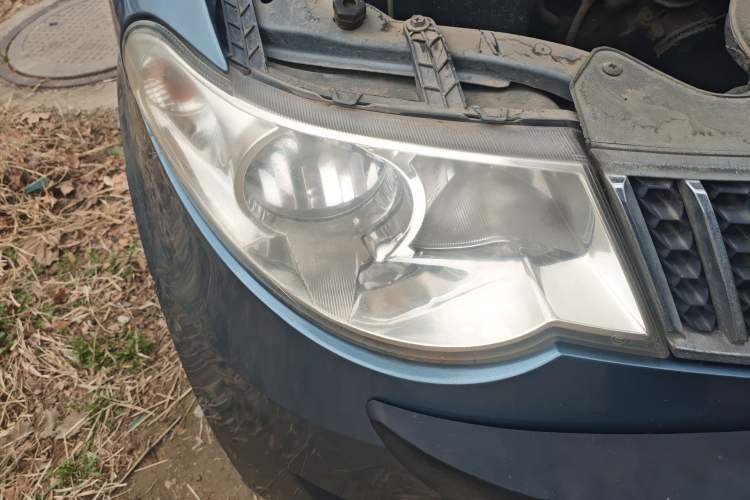 Used Wuling Hongguang 2010 1.4L Standard Version Right Front Headlight