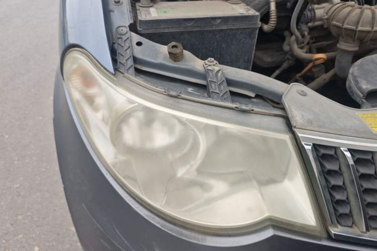 Used Wuling Hongguang 2010 1.2L Comfort Edition China IV Right Front Headlight
