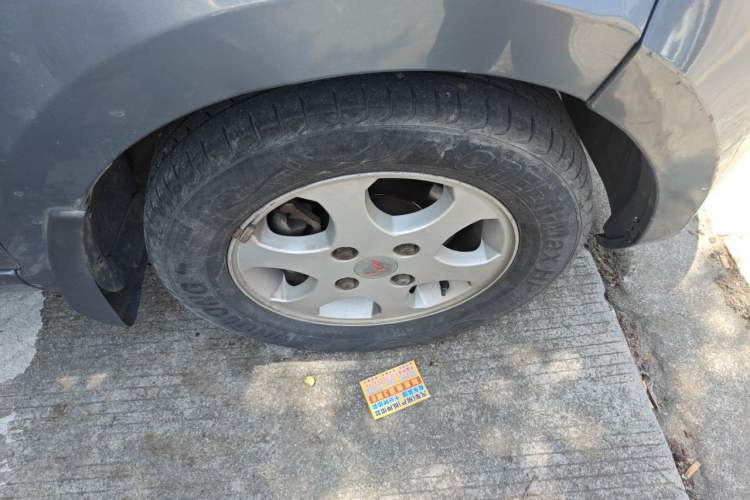 Used Wuling Hongguang 2010 1.4L Standard Version Right Front Wheel Hub