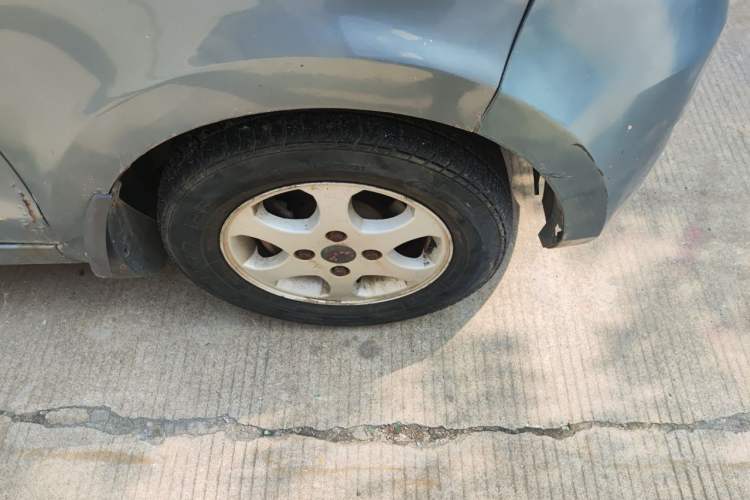 Used Wuling Hongguang 2010 1.4L Comfort Version Right Front Wheel Hub