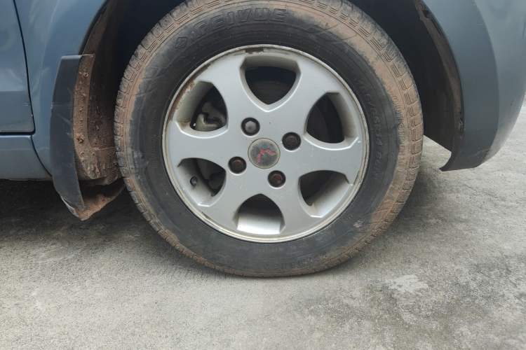 Used Wuling Hongguang 2010 1.4L Luxury Model Right Front Wheel Hub