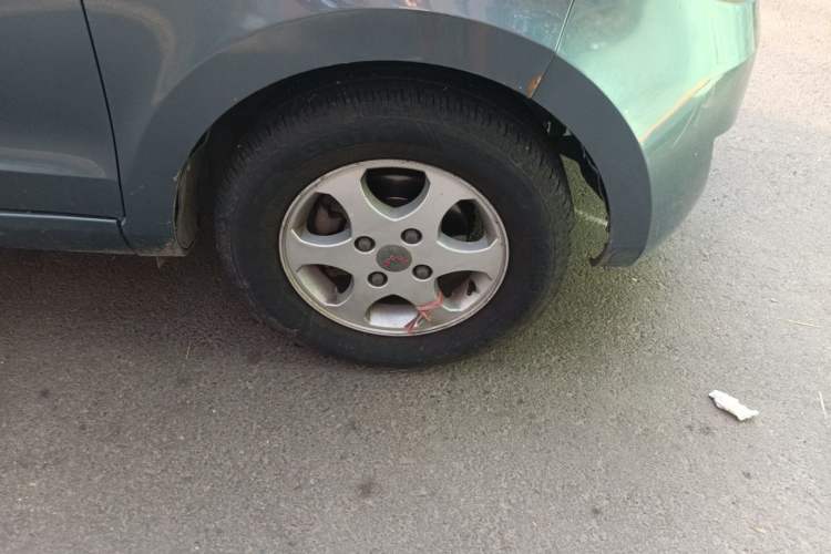 Used Wuling Hongguang 2010 1.4L Luxury Model Right Front Wheel Hub