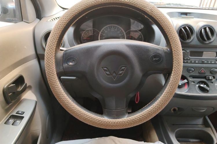 Used Wuling Hongguang 2010 1.2L Base Version China IV Standard Steering Wheel