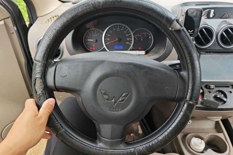 Used Wuling Hongguang 2010 1.2L Standard Version China IV Steering Wheel