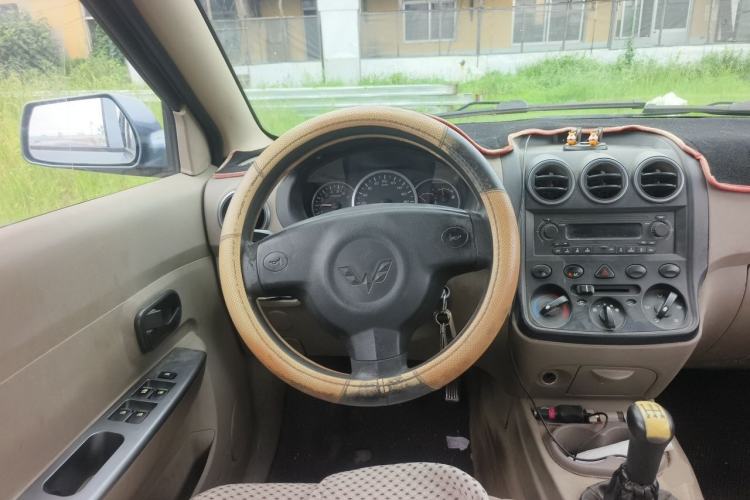Used Wuling Hongguang 2010 1.2L Standard Version China IV Steering Wheel