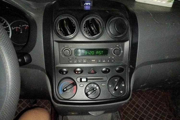 Used Wuling Hongguang 2010 1.2L Base Version China IV Standard Audio And AC Panel