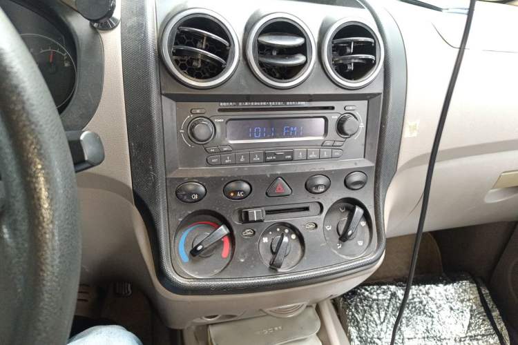 Used Wuling Hongguang 2010 1.2L Comfort Edition China IV Audio And AC Panel
