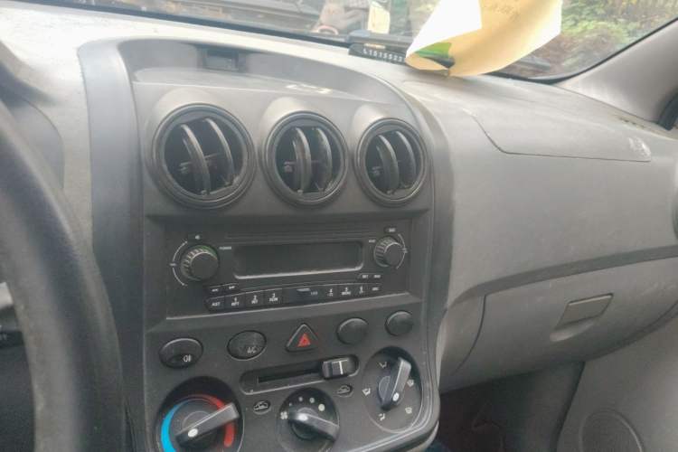 Used Wuling Hongguang 2010 1.2L Base Version China IV Standard Audio And AC Panel