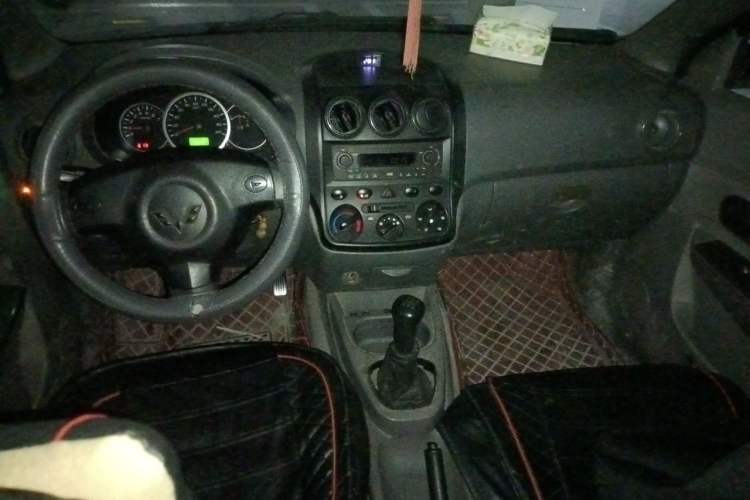 Used Wuling Hongguang 2010 1.2L Base Version China IV Standard Center Console