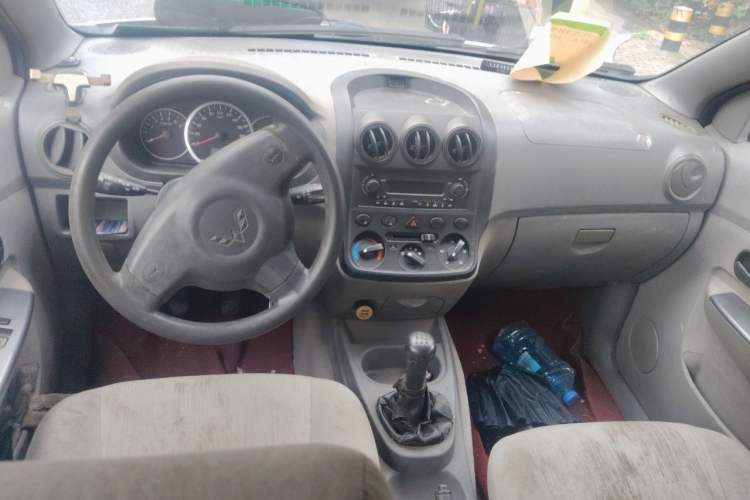 Used Wuling Hongguang 2010 1.2L Base Version China IV Standard Center Console