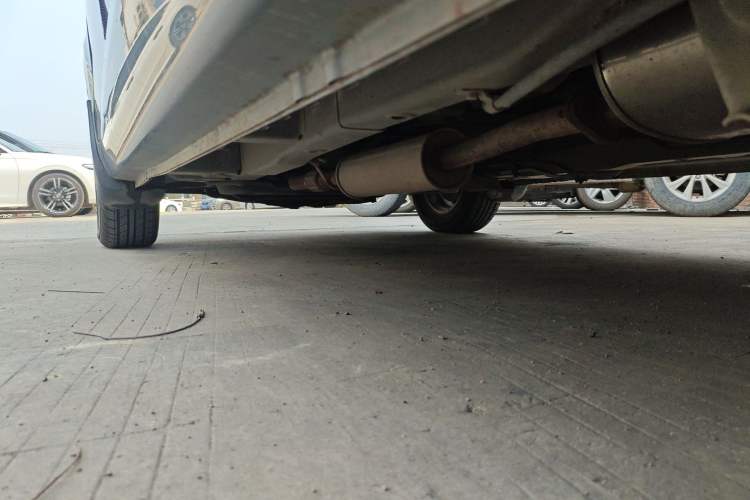 Used Wuling Hongguang 2010 1.4L Standard Version Chassis Front Left