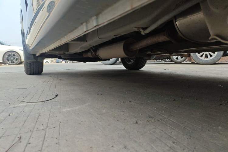 Used Wuling Hongguang 2010 1.4L Standard Version Chassis Front Right