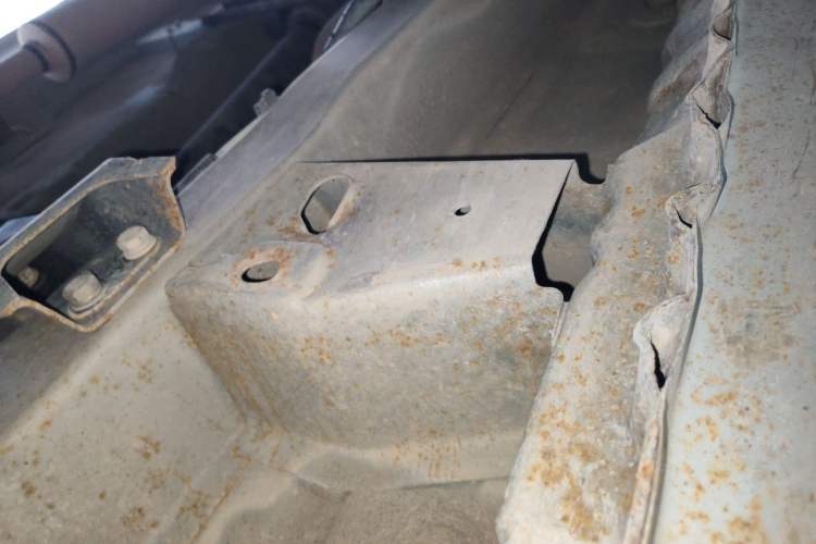 Used Wuling Hongguang 2010 1.4L Luxury Model Chassis Front Right