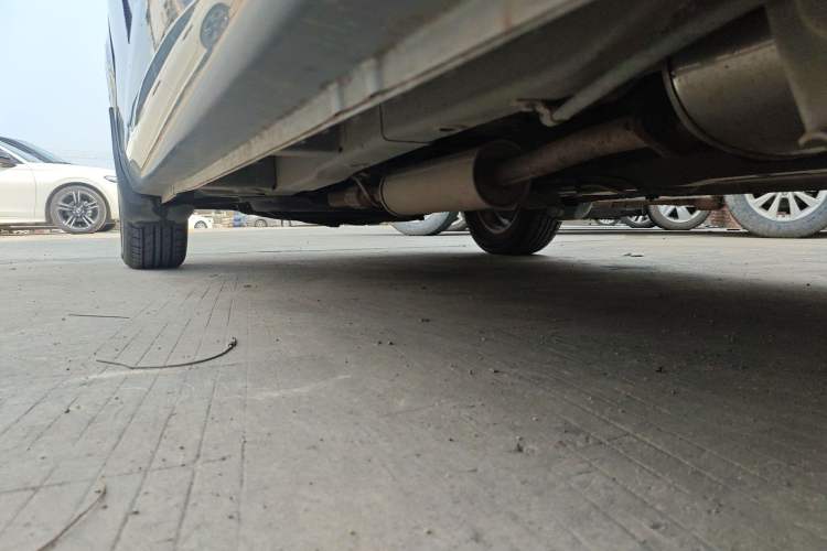 Used Wuling Hongguang 2010 1.4L Standard Version Chassis Rear Left