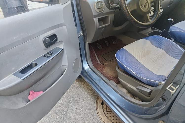 Used Wuling Hongguang 2010 1.2L Base Version China IV Standard Driver Seat