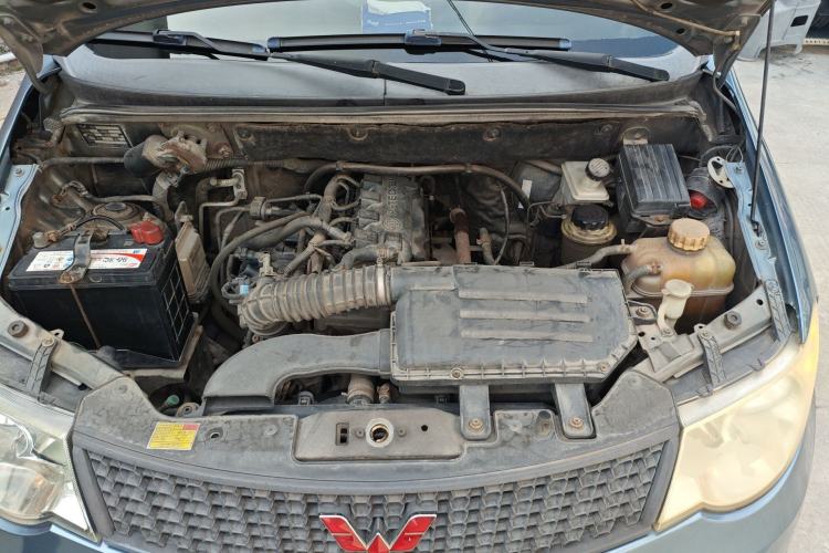 Used Wuling Hongguang 2010 1.4L Standard Version Engine Bay