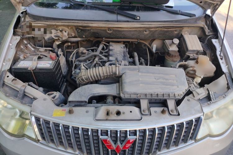 Used Wuling Hongguang 2010 1.4L Luxury Model Engine Bay