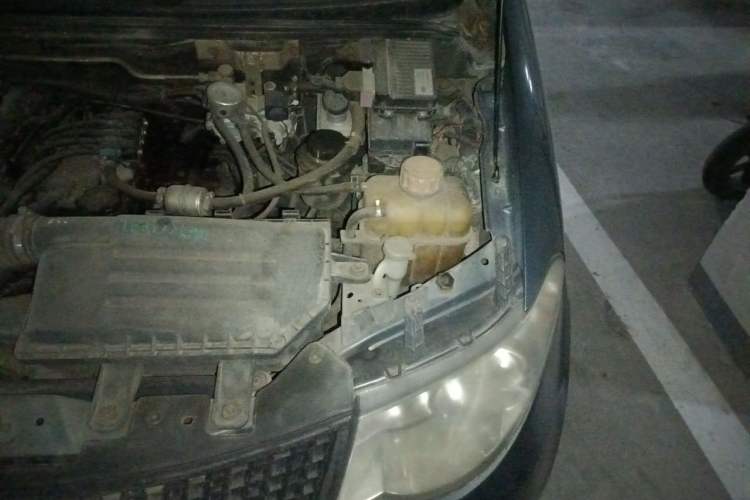 Used Wuling Hongguang 2010 1.2L Base Version China IV Standard Engine Bay Left