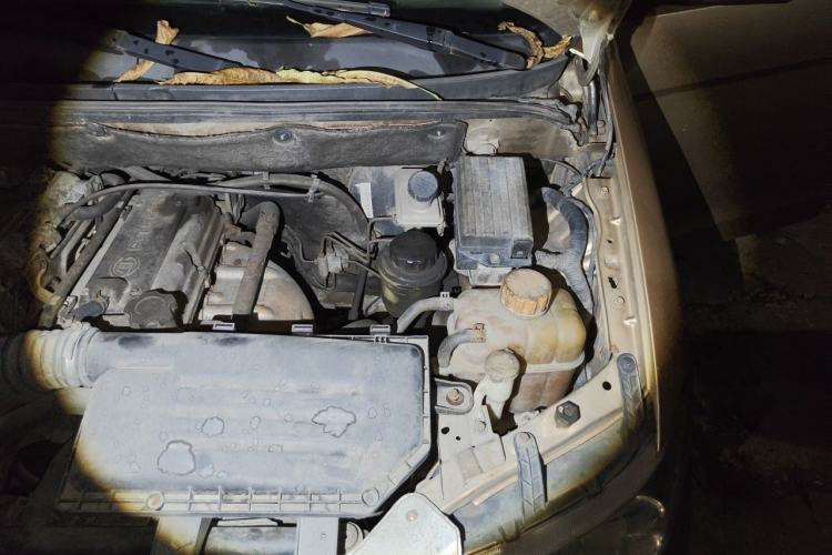 Used Wuling Hongguang 2010 1.2L Base Version China IV Standard Engine Bay Left