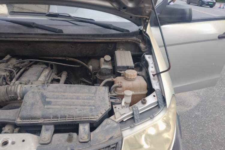 Used Wuling Hongguang 2010 1.2L Base Version China IV Standard Engine Bay Left