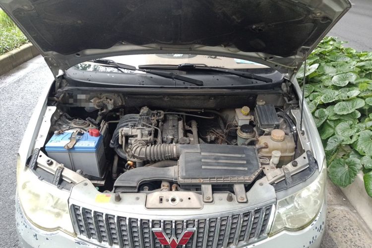 Used Wuling Hongguang 2010 1.2L Comfort Edition China IV Engine Bay