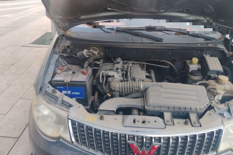 Used Wuling Hongguang 2010 1.2L Comfort Edition China IV Engine Bay Right