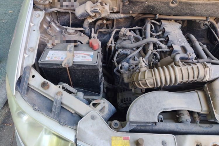 Used Wuling Hongguang 2010 1.4L Luxury Model Engine Bay Right