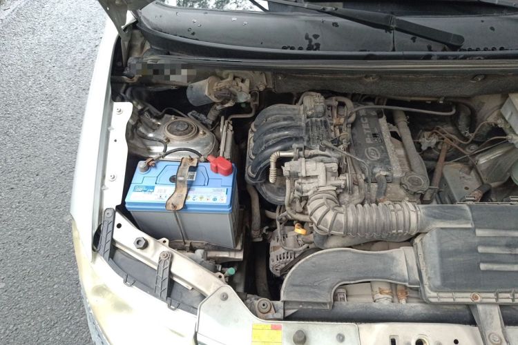 Used Wuling Hongguang 2010 1.2L Comfort Edition China IV Engine Bay Right