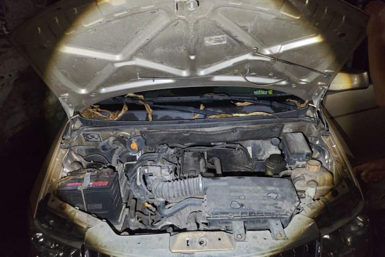 Used Wuling Hongguang 2010 1.2L Base Version China IV Standard Engine Bay