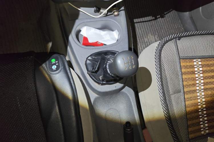 Used Wuling Hongguang 2010 1.2L Base Version China IV Standard Gear Lever
