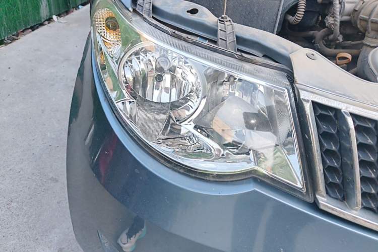 Used Wuling Hongguang 2010 1.2L Comfort Edition China IV Right Front Headlight