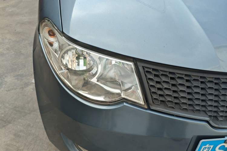 Used Wuling Hongguang 2010 1.4L Standard Version Right Front Headlight