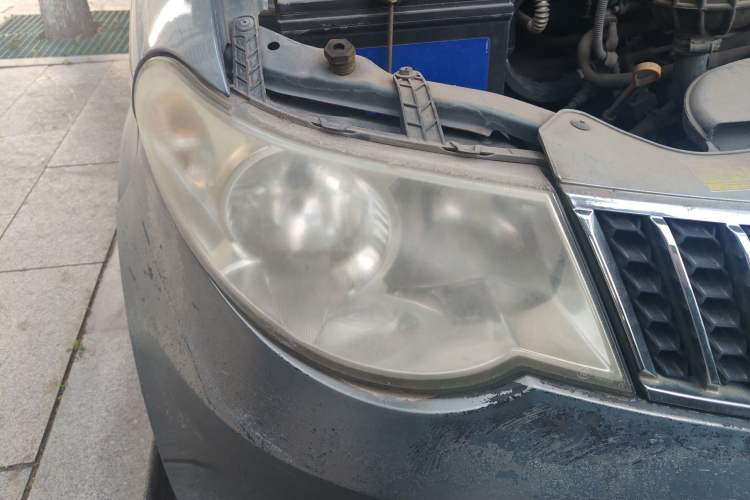 Used Wuling Hongguang 2010 1.2L Comfort Edition China IV Right Front Headlight