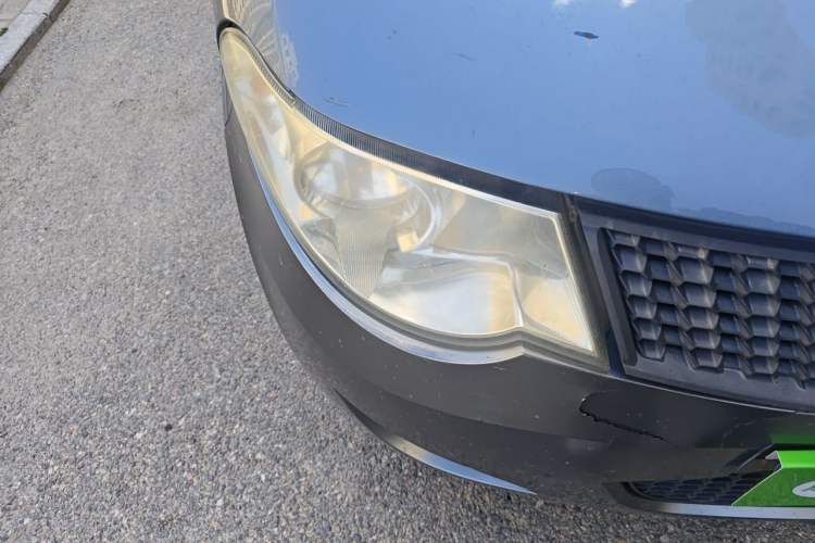 Used Wuling Hongguang 2010 1.2L Base Version China IV Standard Right Front Headlight