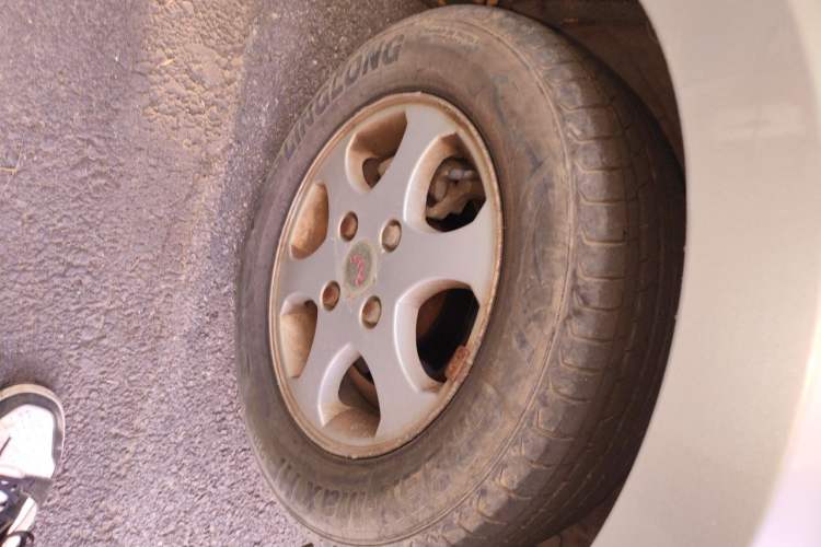 Used Wuling Hongguang 2010 1.4L Luxury Model Right Front Wheel Hub