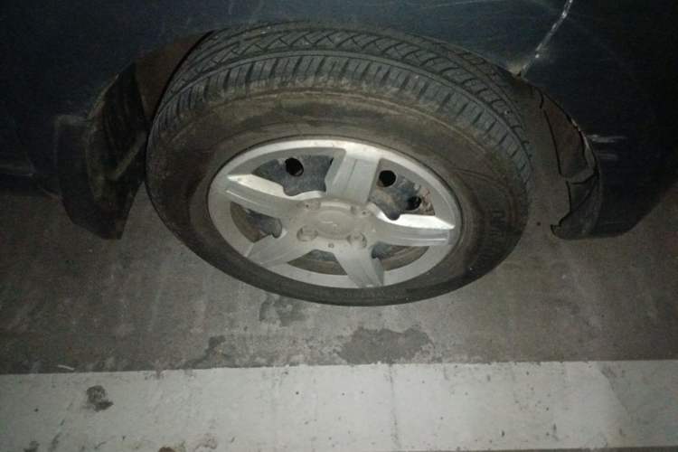 Used Wuling Hongguang 2010 1.2L Base Version China IV Standard Right Front Wheel Hub