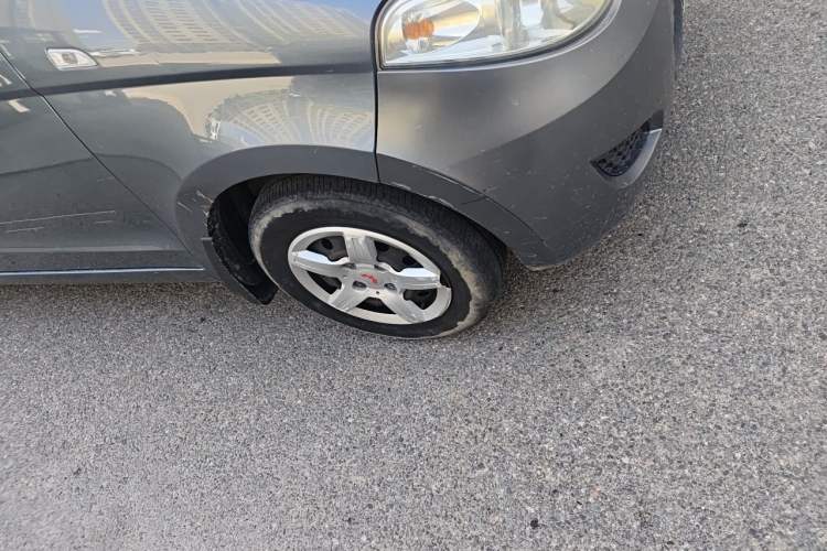 Used Wuling Hongguang 2010 1.2L Base Version China IV Standard Right Front Wheel Hub