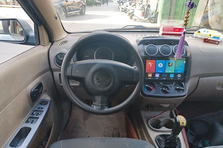 Used Wuling Hongguang 2010 1.2L Comfort Edition China IV Steering Wheel