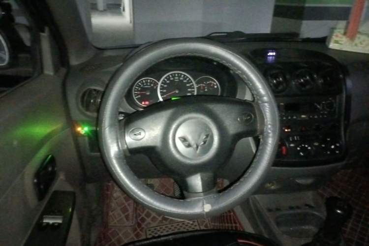 Used Wuling Hongguang 2010 1.2L Base Version China IV Standard Steering Wheel