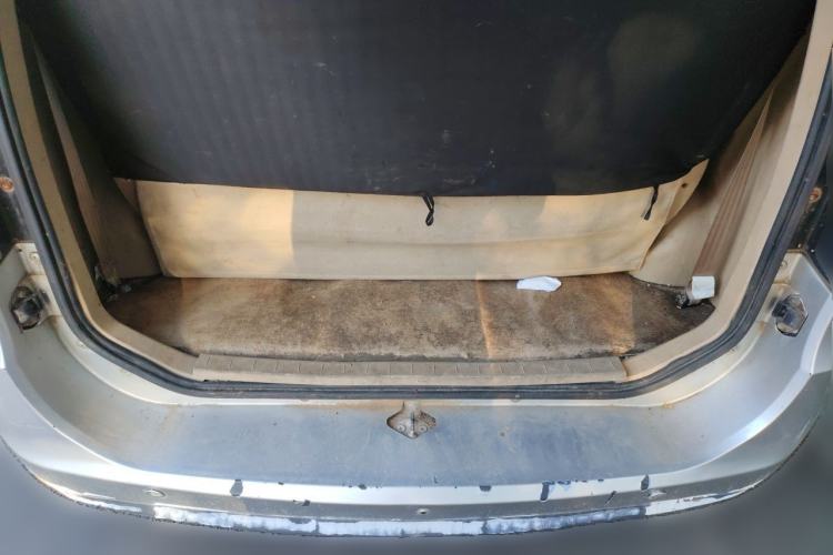 Used Wuling Hongguang 2010 1.4L Luxury Model Trunk