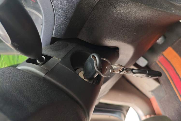 Used Wuling Hongguang 2010 1.4L Standard Version Vehicle Key