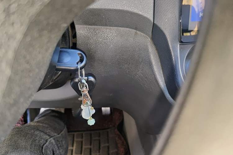 Used Wuling Hongguang 2010 1.2L Base Version China IV Standard Vehicle Key