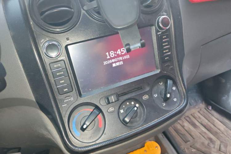 Used Wuling Hongguang 2010 1.2L Base Version China IV Standard Audio And AC Panel