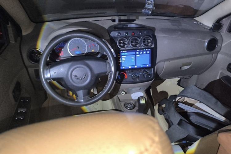 Used Wuling Hongguang 2010 1.2L Standard Version China IV Center Console