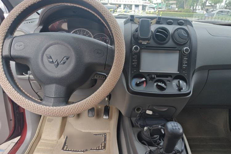 Used Wuling Hongguang 2010 1.2L Base Version China IV Standard Center Console