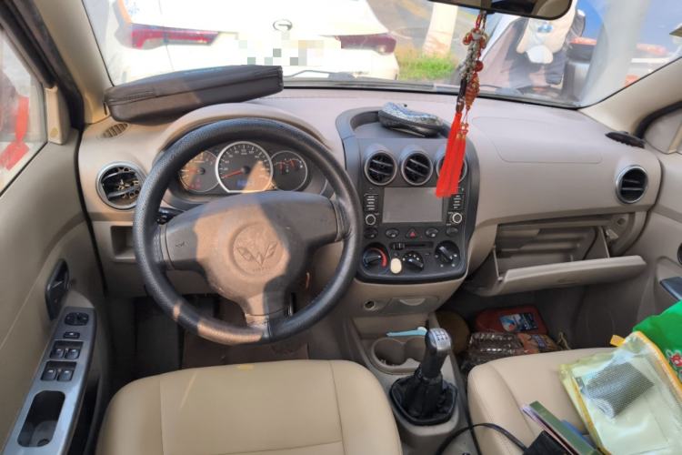 Used Wuling Hongguang 2010 1.4L Comfort Version Center Console
