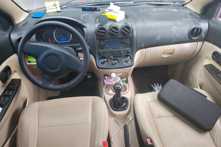 Used Wuling Hongguang 2010 1.4L Luxury Model Center Console