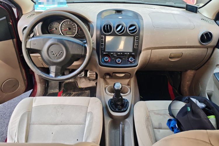 Used Wuling Hongguang 2010 1.4L Comfort Version Center Console