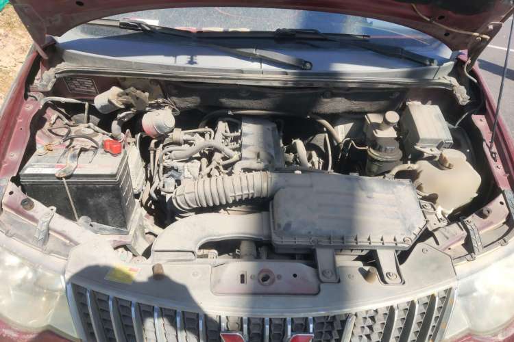 Used Wuling Hongguang 2010 1.4L Standard Version Engine Bay