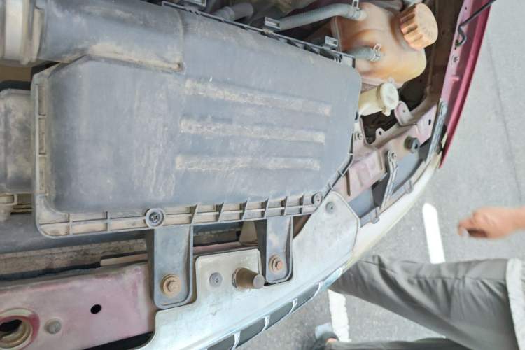 Used Wuling Hongguang 2010 1.2L Base Version China IV Standard Engine Bay Left